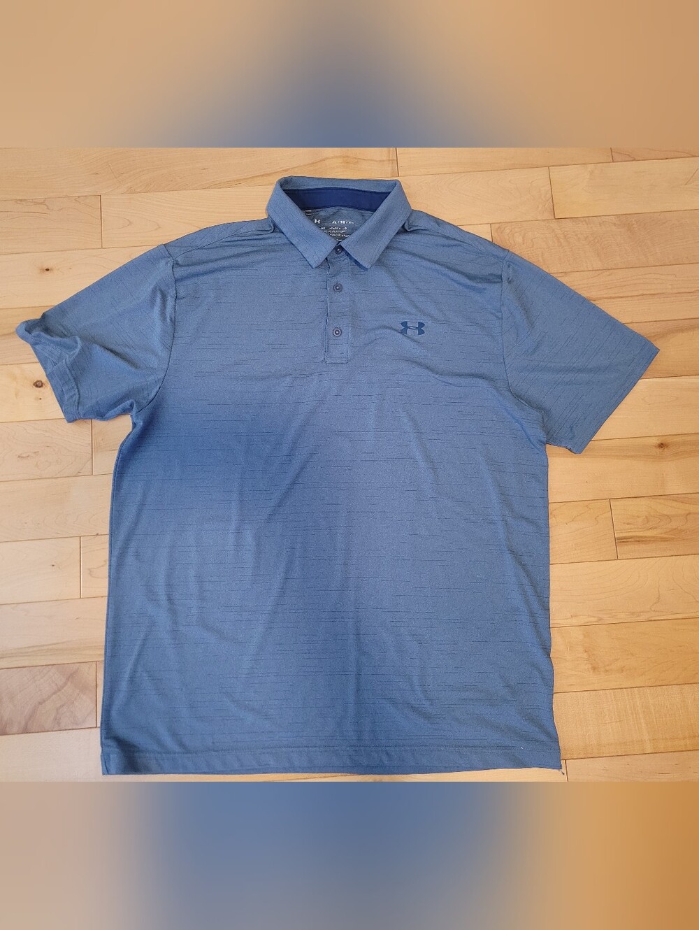 Under Armour men's size XL blue short sleeve polo shirt